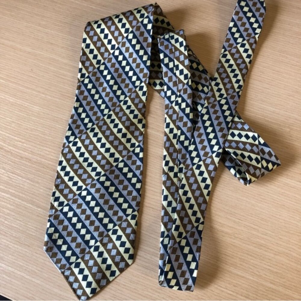 💕2/$16💕Classico Anthony's Per Roomo 100% Silk Diamond Pattern Tie